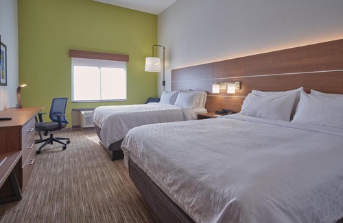 Akron Hotel | Holiday Inn Express & Suites Akron Regional Airport Area by IHG