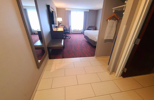 Utica Hotel | Holiday Inn Express & Suites Utica by IHG