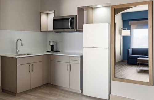 Leesburg Hotel | Holiday Inn Express & Suites Leesburg - Historic District by IHG