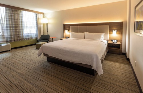 Grand Island Hotel | Holiday Inn Express Grand Island - Niagara Falls by IHG
