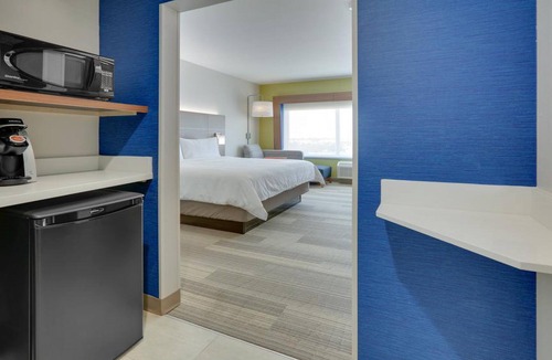 Mount Pleasant Hotel | Holiday Inn Express Hotel & Suites Mount Pleasant by IHG