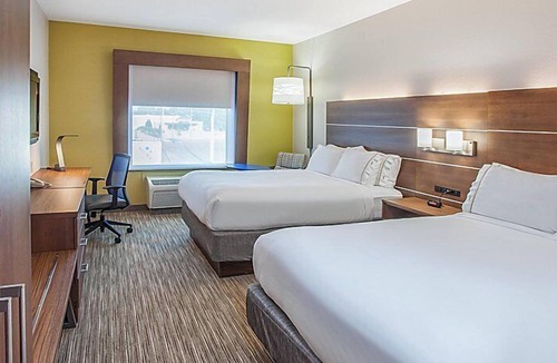Mount Pleasant Hotel | Holiday Inn Express Hotel & Suites Mount Pleasant by IHG