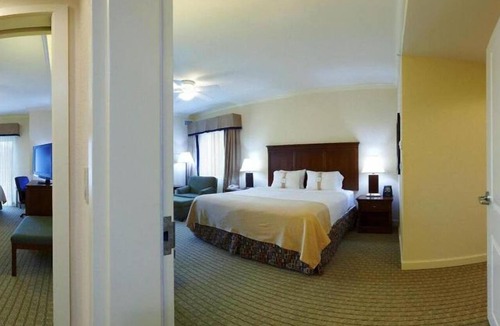 Lake George Hotel | Holiday Inn Resort Lake George - Adirondack Area by IHG