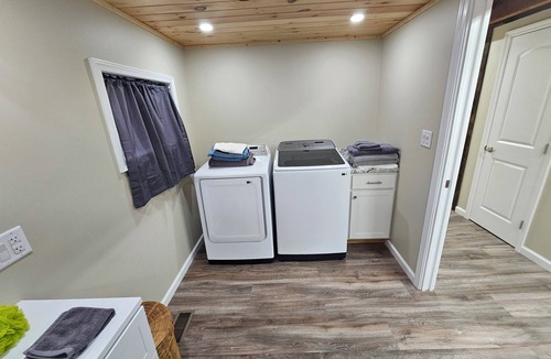 Scio House | Holly Hill Farm Mod/Rustic 3Bed, 3 Full Bath, Farm Home with Primary Bath Suite!