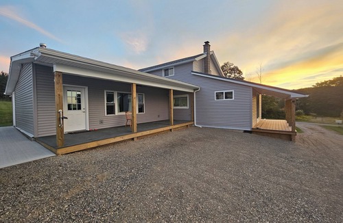 Scio House | Holly Hill Farm Mod/Rustic 3Bed, 3 Full Bath, Farm Home with Primary Bath Suite!