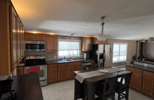 Greenfield Center House | Home 2 mins to Saratoga. Newly renovated & Pet friendly .