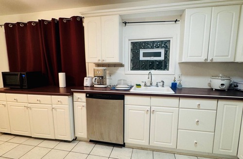 Amherst House | Home close to buffalo university and airport - Comfortable 3 bedroom house