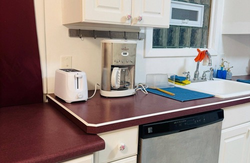 Amherst House | Home close to buffalo university and airport - Comfortable 3 bedroom house