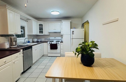 Amherst House | Home close to buffalo university and airport - Comfortable 3 bedroom house