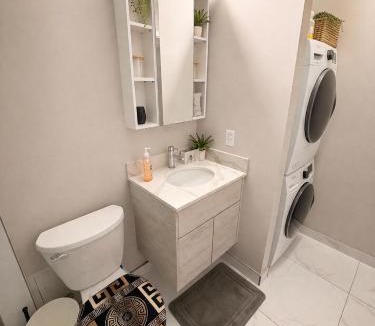 Kitchener Apartment | Home In The Clouds - Downtown Retreat - Gym, Free Parking