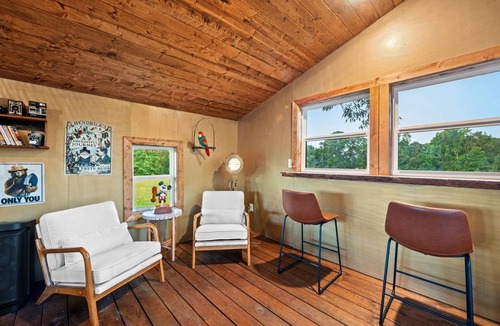 Golden House | Home on 5 Acres with Treehouse