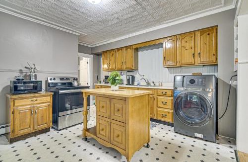 Auburn House | Home w/Private Hot Tub < 1 Mi to Auburn Riverwalk