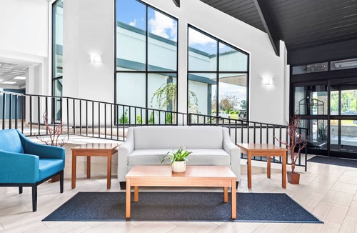 Cortland Hotel | HomeTowne Studios by Red Roof & Conference Center Cortland