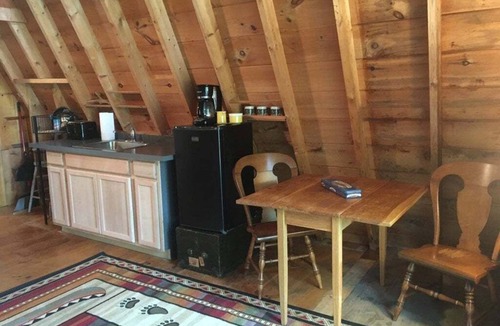 Greenville Cabin | Horizons West Hideaway (Waterfront on Moosehead Lake)