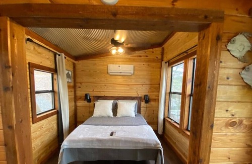 Alix Cabin | Horsehead Waterfall Cabin One!