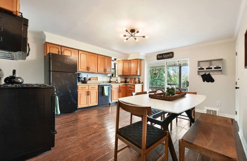 Pittsburgh House | ★ HostWise Stays ★ Ohio River Valley Views in the City!