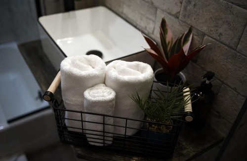 Mount Washington Apartment | HostWise Stays - The Grandview - Great City Views - Private Parking