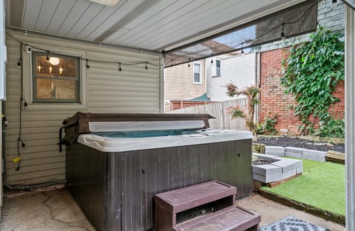 South Side Slopes House | Hot Tub Dedicated Parking 14 Guests Games