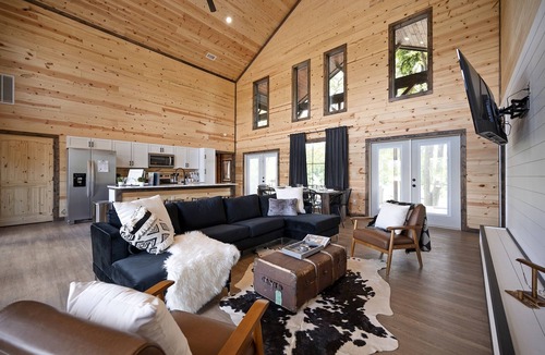 Golden Cabin | Hot Tub Fireplace Waterfront Fishing