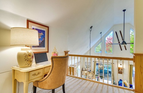 Conway House | Hot Tub & Private Beach Access! North Conway Home