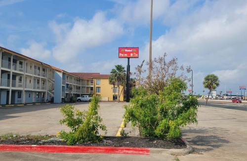 South Side Hotel | Hotel Palm Bliss Corpus Christi South
