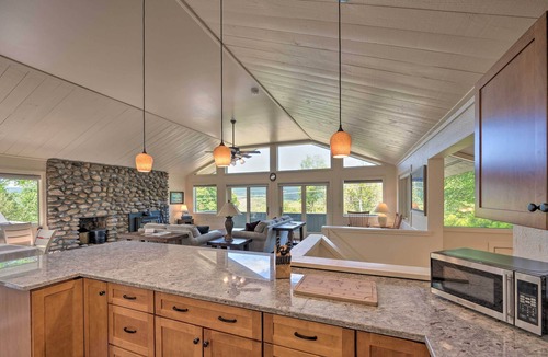 Jackson Cottage | House w/Balcony ~ 5 Mi to Cranmore Resort!