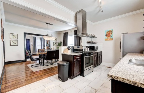 Lincoln Terrace Apartment | Howes Capitol I - Sleek & stylish, walk to OU Med