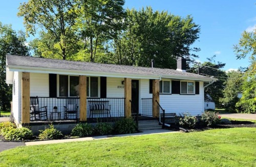 Howland Corners House | Howland Center Farmhouse Near The Grand Resort
