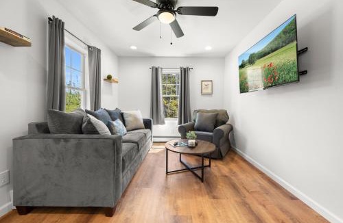 Bernard House | Huckleberry Hollow - Private Retreat