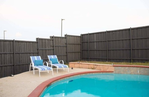 Royse City House | Huge 4BR w/Pool + Grill | Near Lakes and Harbor!