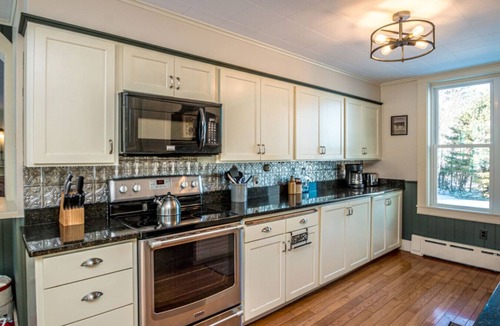 Buckfield House | Huge Farmhouse Estate on South Pond with Extreme Privacy: Host Weddings