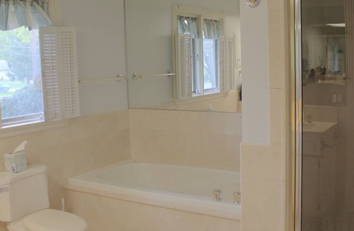 Rochester House | Huge Home - Heart of Town w Space for Everyone