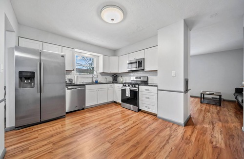 Columbus House | Huge New 4BR/2.5BA home w/big back yard and deck