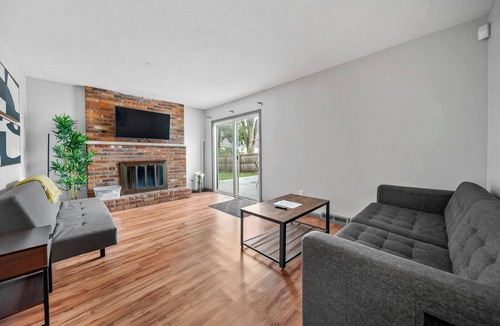 Columbus House | Huge New 4BR/2.5BA home w/big back yard and deck