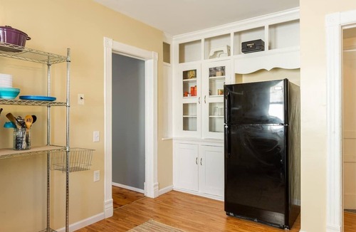 Buffalo House | ⭐️ Huge Sanctuary ⭐️ Walk Score 90 ⭐️ Fast WiFi