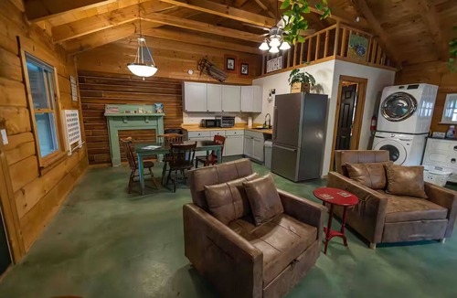 Checotah Cabin | Hunters Welcome @ Lake Eufuala + Pet Friendly