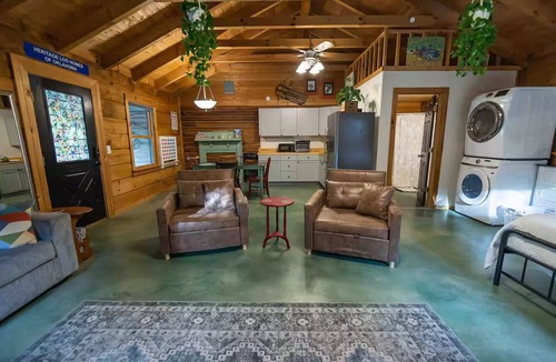 Checotah Cabin | Hunters Welcome @ Lake Eufuala + Pet Friendly