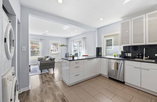 Hyde Park House | HydePark Stay UT Modern 2BR/1.5BA Yard & Parking