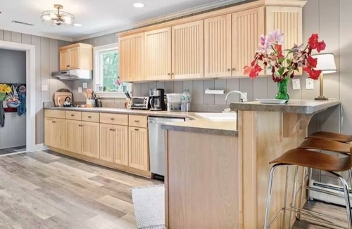 Enchanted Hills Cottage | Hydrangea House-Wawasee Channel Cottage - Relax & Play