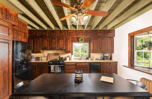 Intervale House | Hypedome|Pvt Pool|Hot Tub|Firepit|Bar|Play Rm|Dogs
