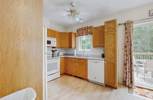 Bar Harbor Cabin | Ideally Located Home w/Deck, WiFi & Washer/Dryer - Walk into Town & Acadia