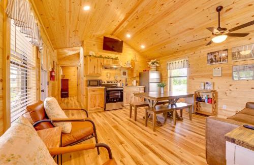 Dennis House | Idyllic Farm Setting! Granbury 'White Daisy Cabin'