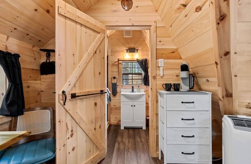 Oxford Cabin | Incredible Design A-Frame with Fully Equipped Deck in Maine