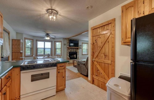 Blairsville Cabin | Incredible Mountain Cabin for a Memorable Family Getaway in Nature near Blairsville, Georgia