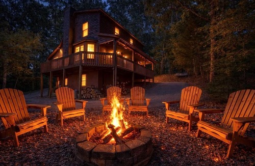 Blairsville Cabin | Incredible Mountain Cabin for a Memorable Family Getaway in Nature near Blairsville, Georgia