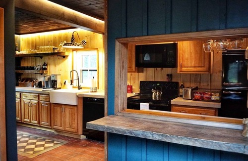 Hammondsport Cabin | Incredible Secluded Cabin with Barrel Sauna, Fire Pit and Deck for an Unforgettable Getaway in the Finger Lakes in New York