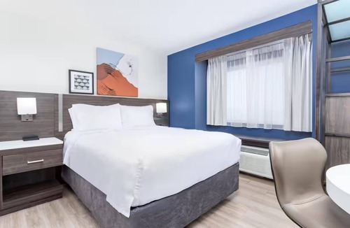 Clarion Hotel | Inviting Room w/Free Breakfast, Close to Clarion’s Top Attractions & Activities