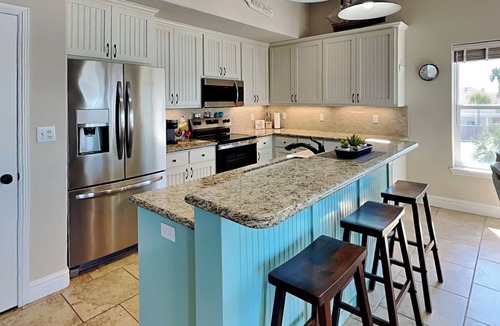 Key Allegro House | Island Charm | Pet-friendly, Key Allegro