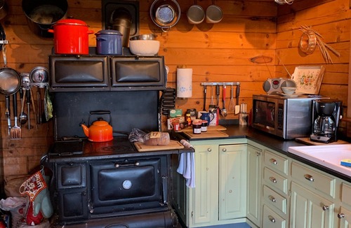 Rockport House | Jaw-Dropping Coastal Mountain & Ocean View Post & Beam Log Getaway