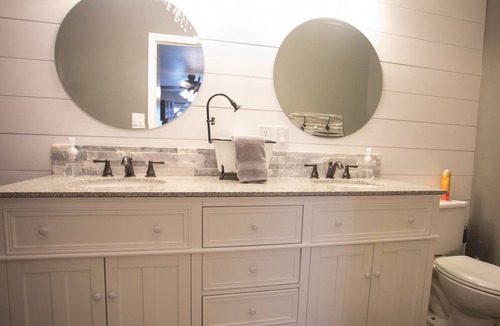 Chouteau House | Jean’s House 🌸12 Minute Drive to MidAmerica Industrial Park